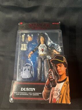 STRANGER THINGS DUSTIN 6" ACTION FIGURE with accessories BRAND NEW